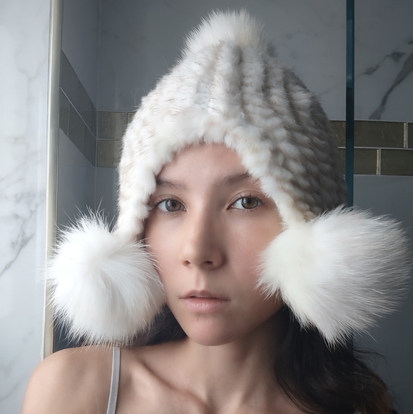 Mink Fur Hat Beanie White/Beige Pom Pom Puffs China Brand New - Picture 8 of 8